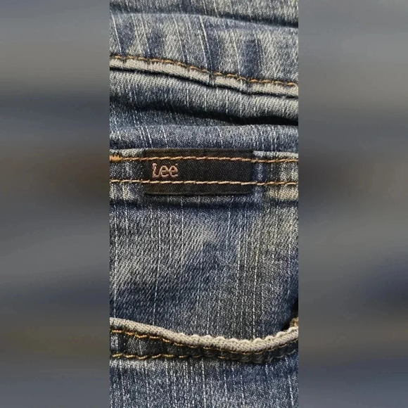 Lee, Size 10, Slender Secret Bootcut Jeans - Picture 5 of 10